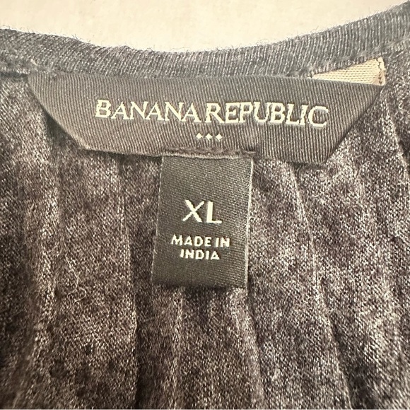Banana Republic Charcoal Knit Pleated Top Size XL - Picture 4 of 6